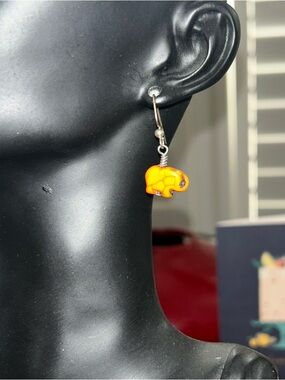 Orange stone elephant 🐘 earrings